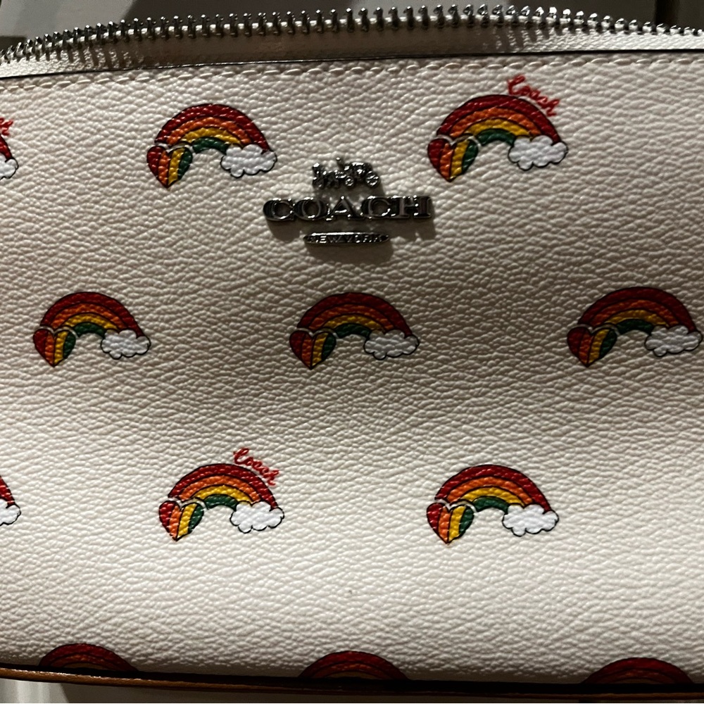 Small pride coach purse - Picture 2 of 6